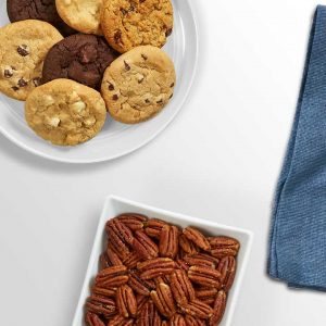 Logo cookie tin gifts come with a customized greeting card